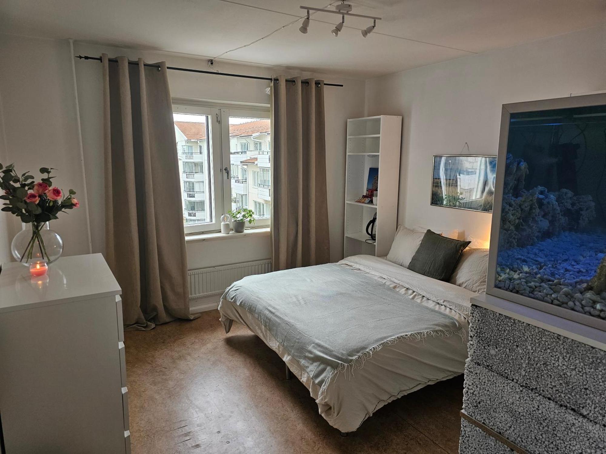 Central Room With Private Entrance And Ensuite Bathroom Stockholm Exterior photo